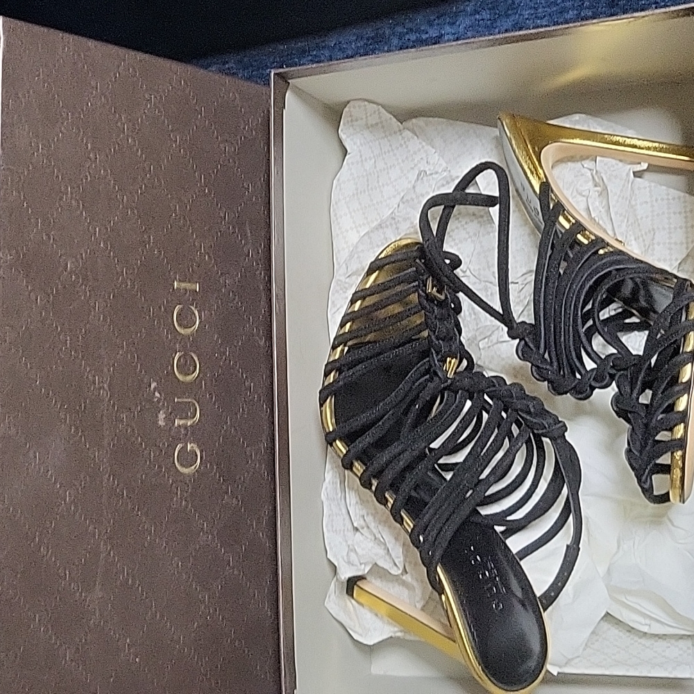 Lace gucci sandal gold and black